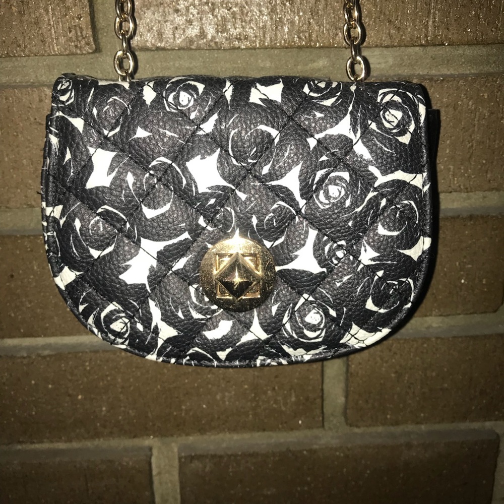Cross body clutch